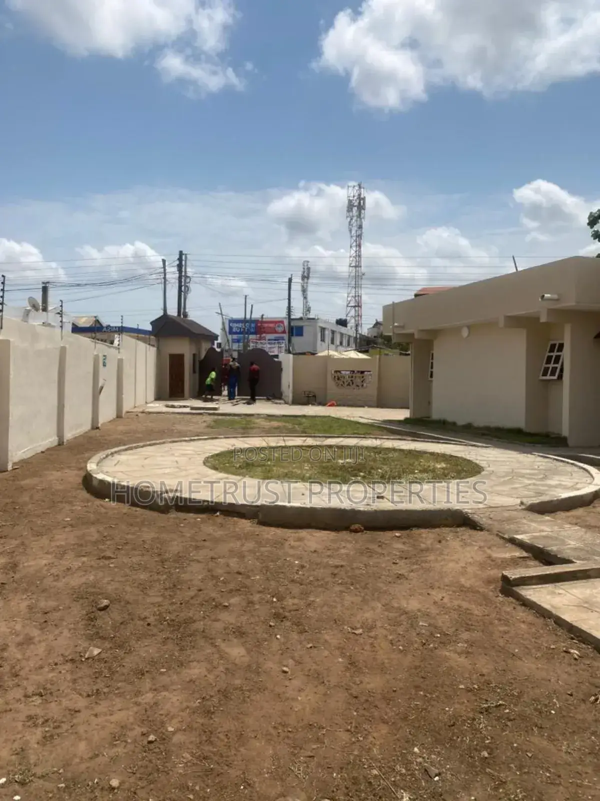 12bdrm House in Dome Market, CFC Estates for rent