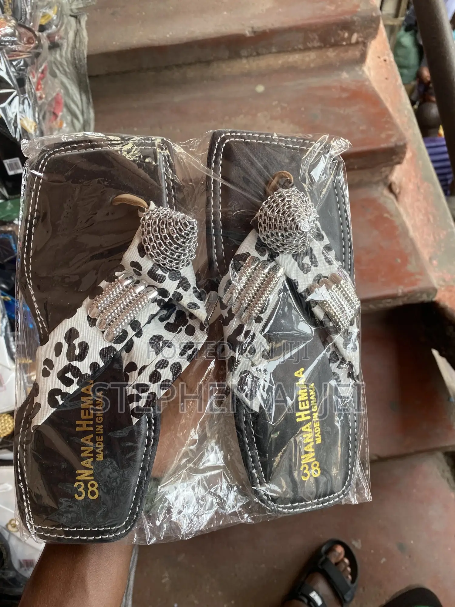 Ahenemaa Slippers