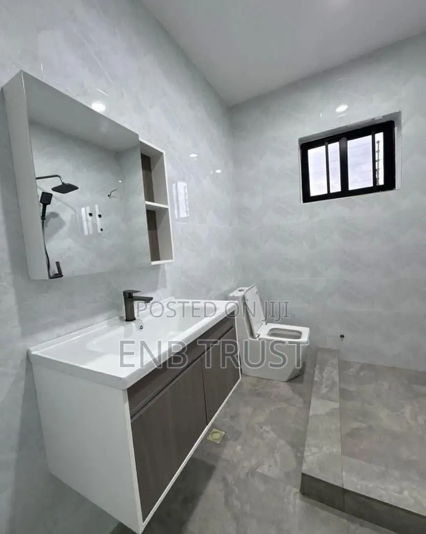 3bdrm House in Lake Side Estate for sale