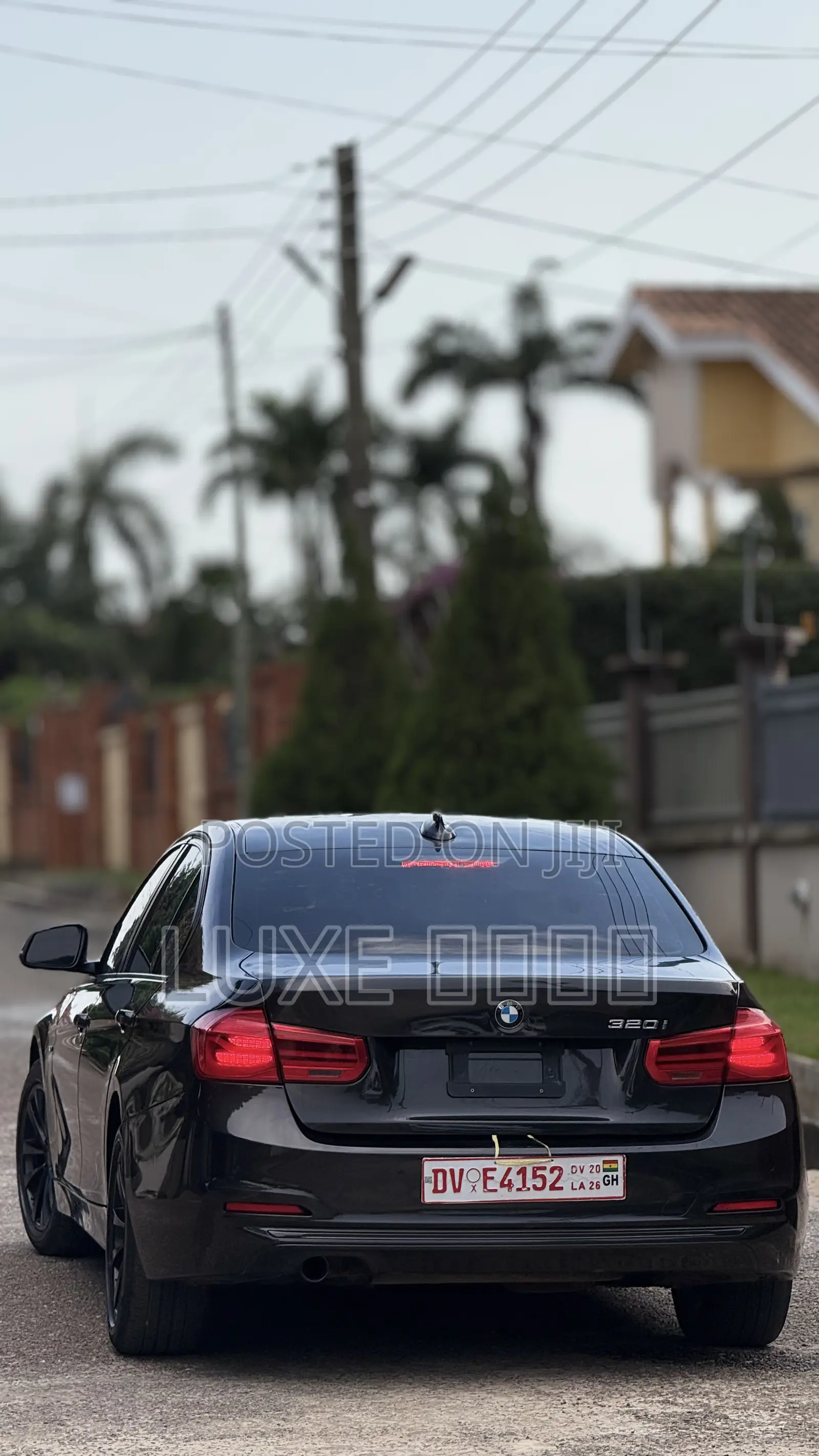 BMW 320i Sedan RWD 2017 Black