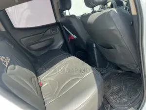 Mitsubishi L200 2016 White