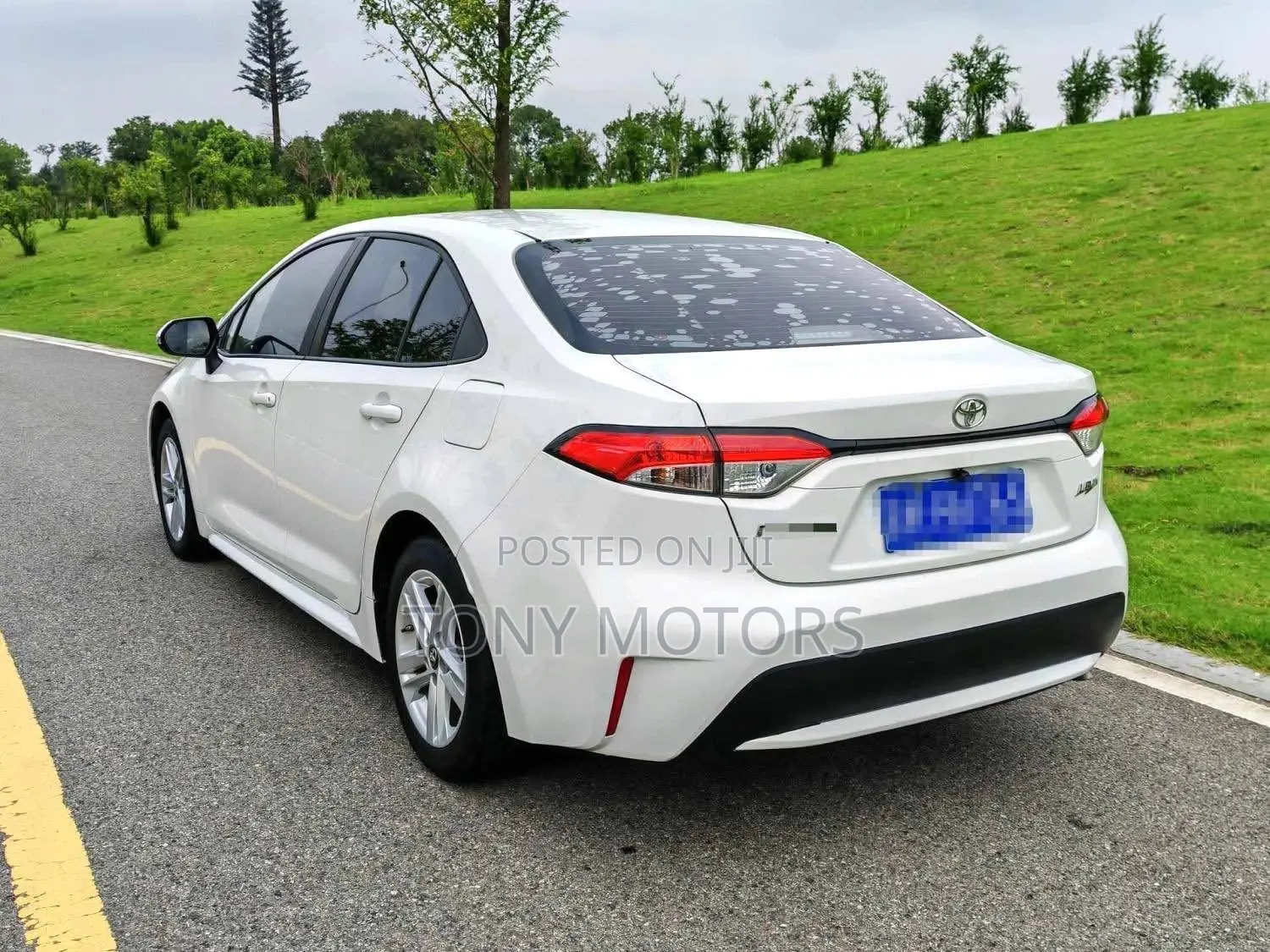 Toyota Corolla LE 2022 White