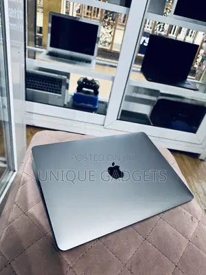Laptop Apple MacBook 2017 8GB Intel Core M3 SSD 256GB