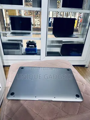 Laptop Apple MacBook 2017 8GB Intel Core M3 SSD 256GB