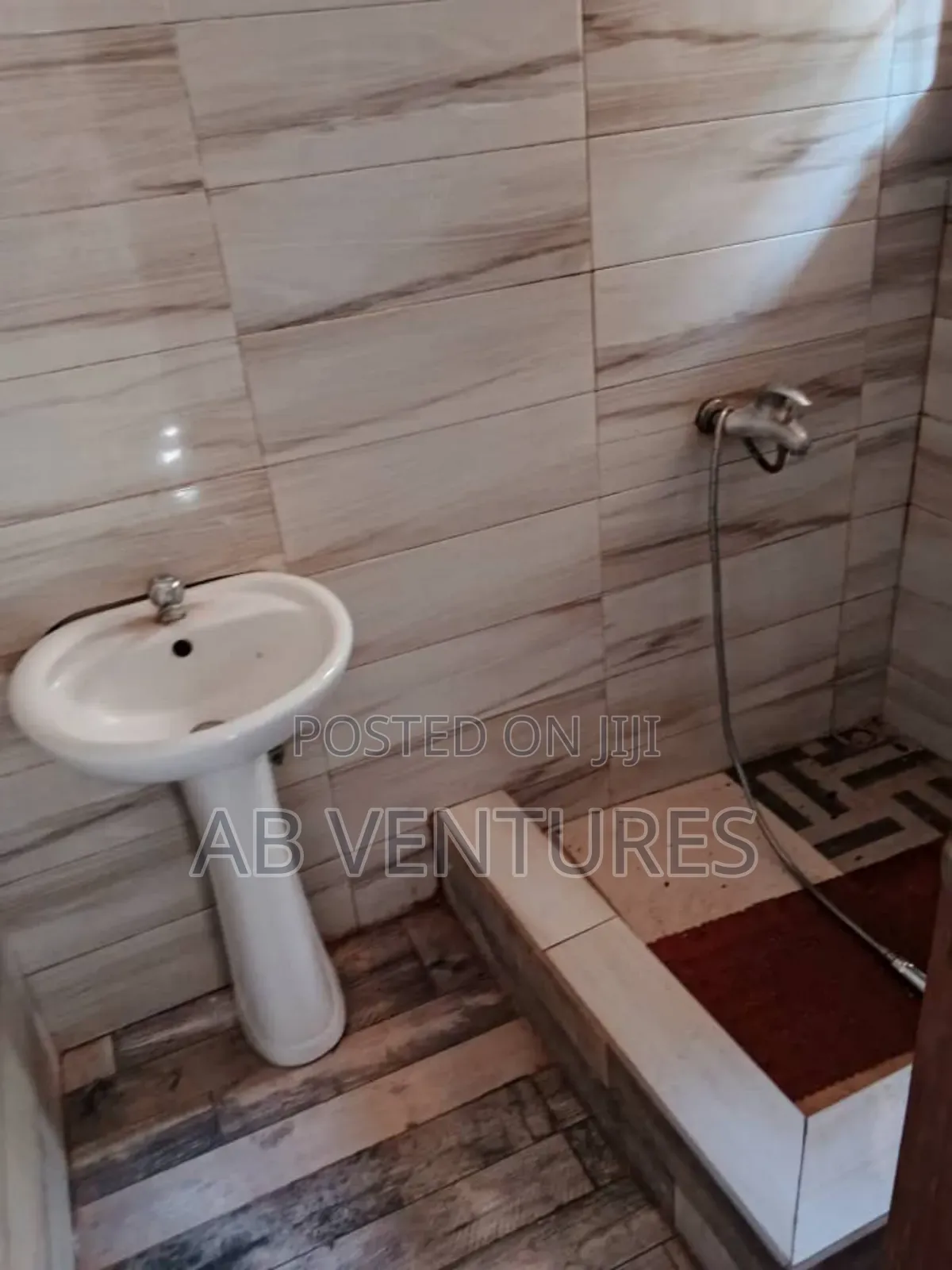 1bdrm Apartment in Oyibi, Valley View Area for rent