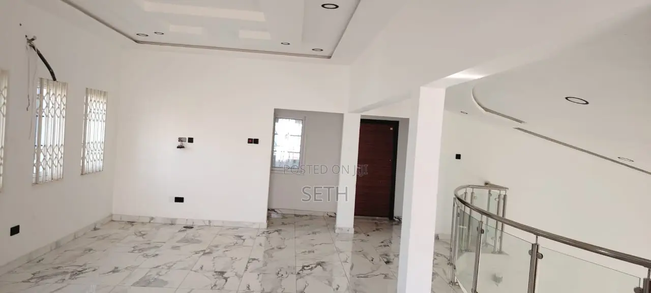 7bdrm Duplex in Prampram for sale