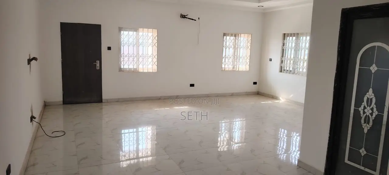 7bdrm Duplex in Prampram for sale