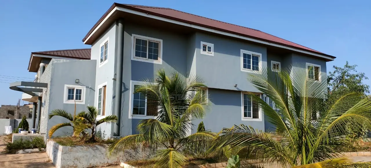 7bdrm Duplex in Prampram for sale