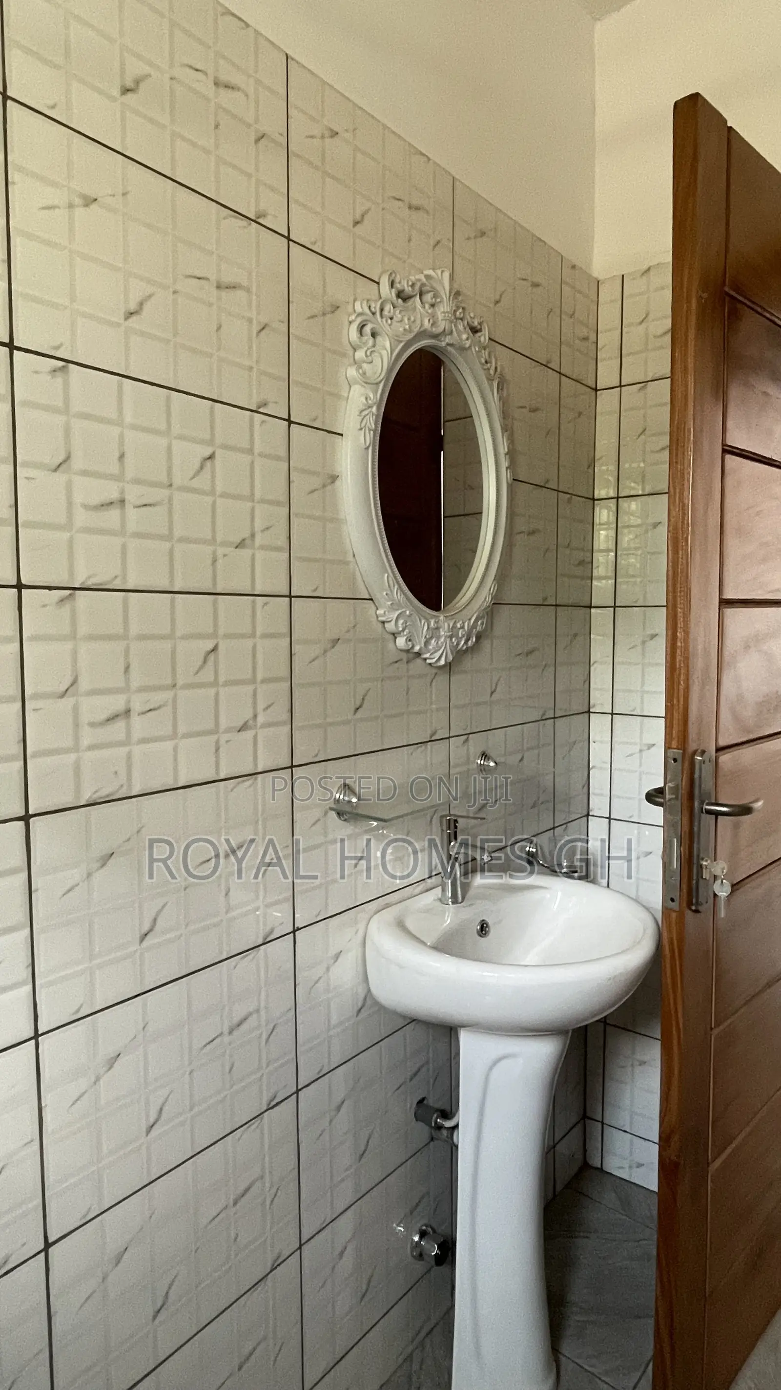2bdrm Apartment in Royal Homes Gh, East Legon for rent