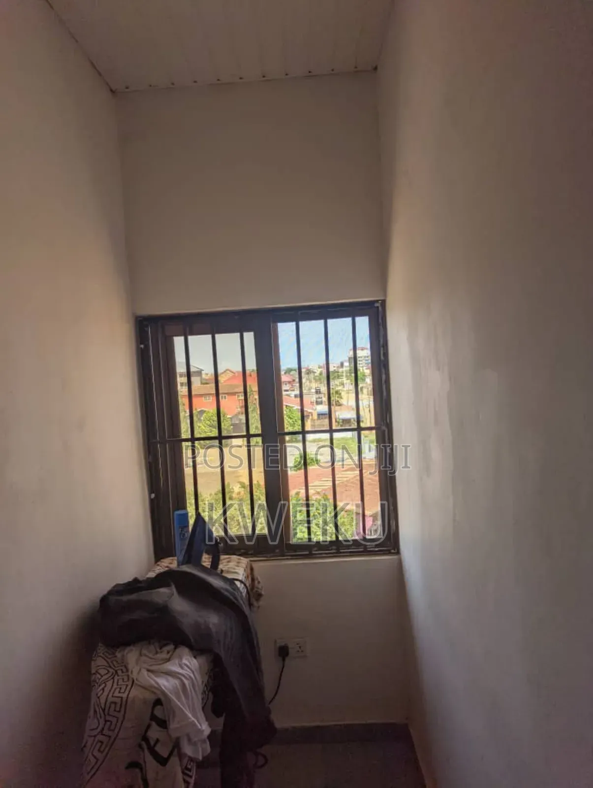 1bdrm Apartment in Estate Agency, Baatsona Total for rent
