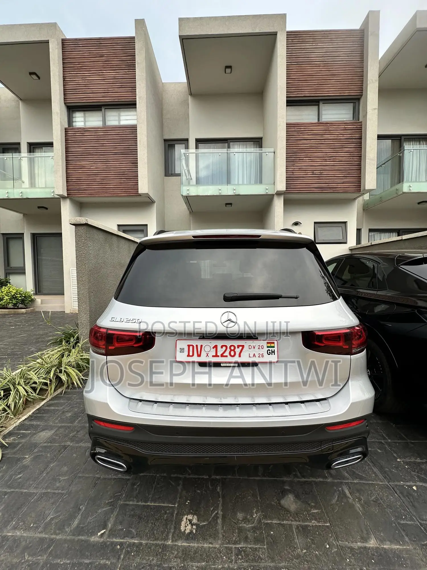 Mercedes-Benz GLB-Class GLB 250 4MATIC 2021 Silver