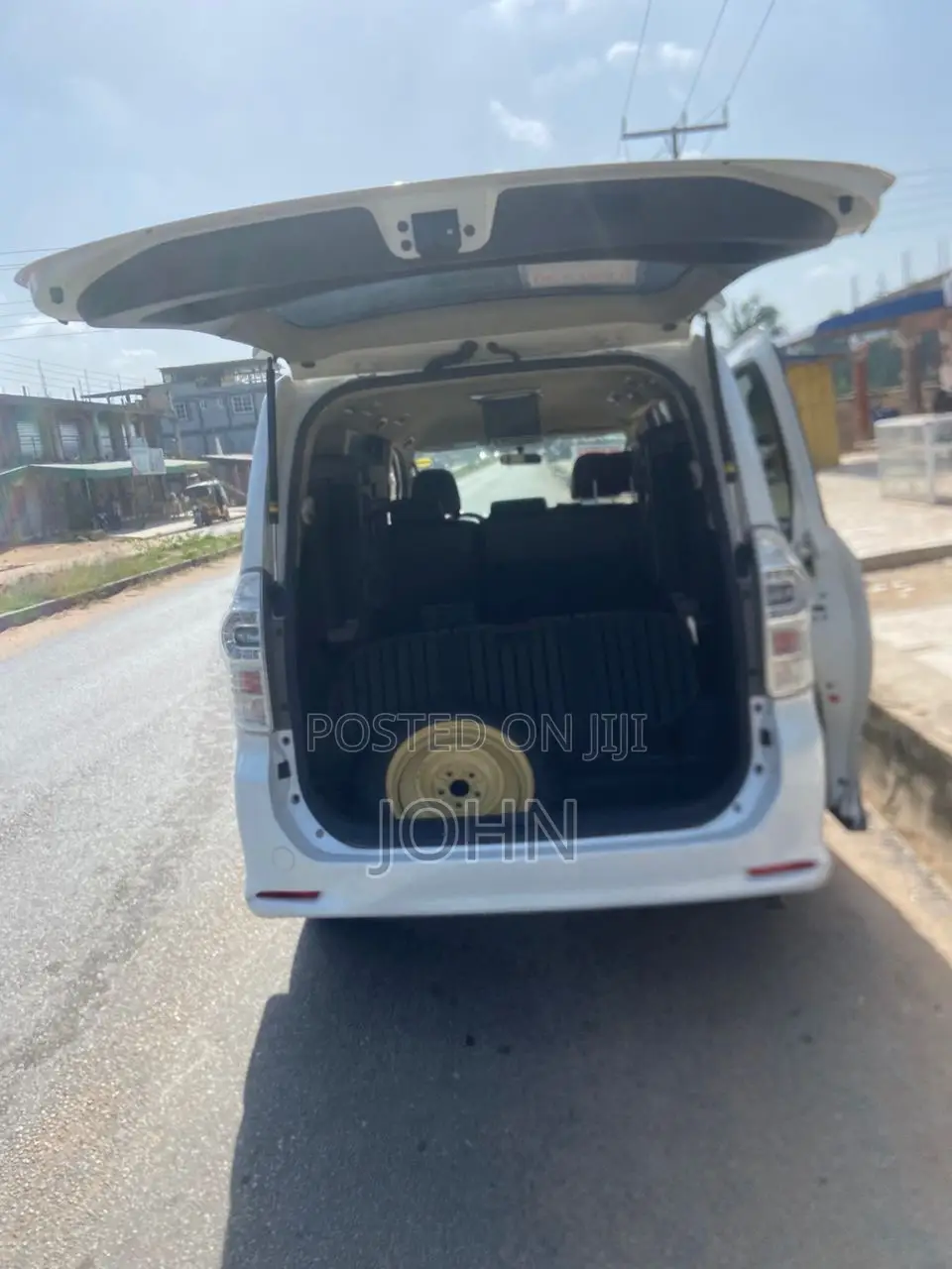 Toyota Voxy 2013 White