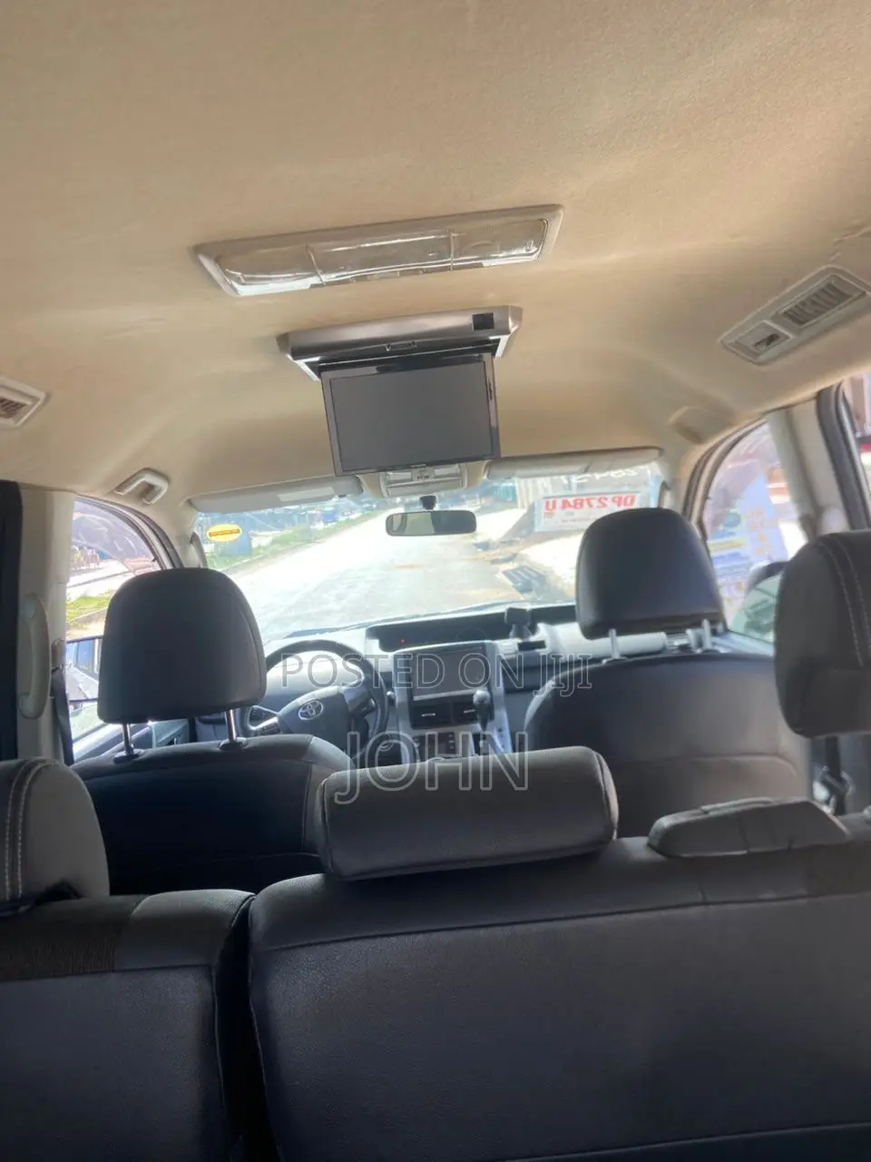 Toyota Voxy 2013 White