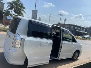 Toyota Voxy 2013 White