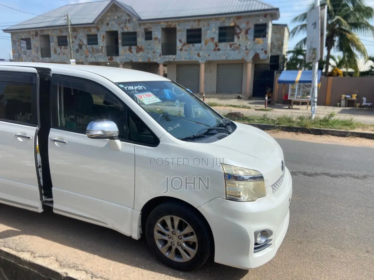 Toyota Voxy 2013 White