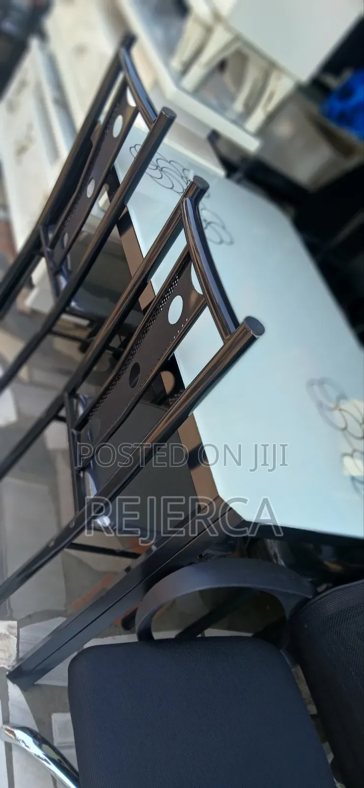 Dinning Set as Seen