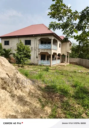 4bdrm Mansion in Owner, Aburi for sale