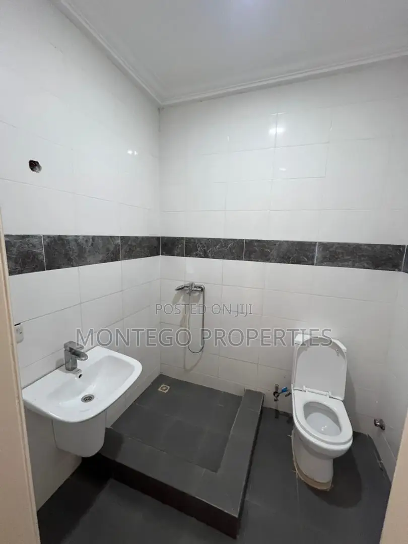3bdrm House in East Legon, Adjiriganor for rent