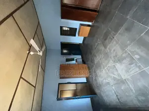 4bdrm Apartment in Dansoman-Karikari for rent