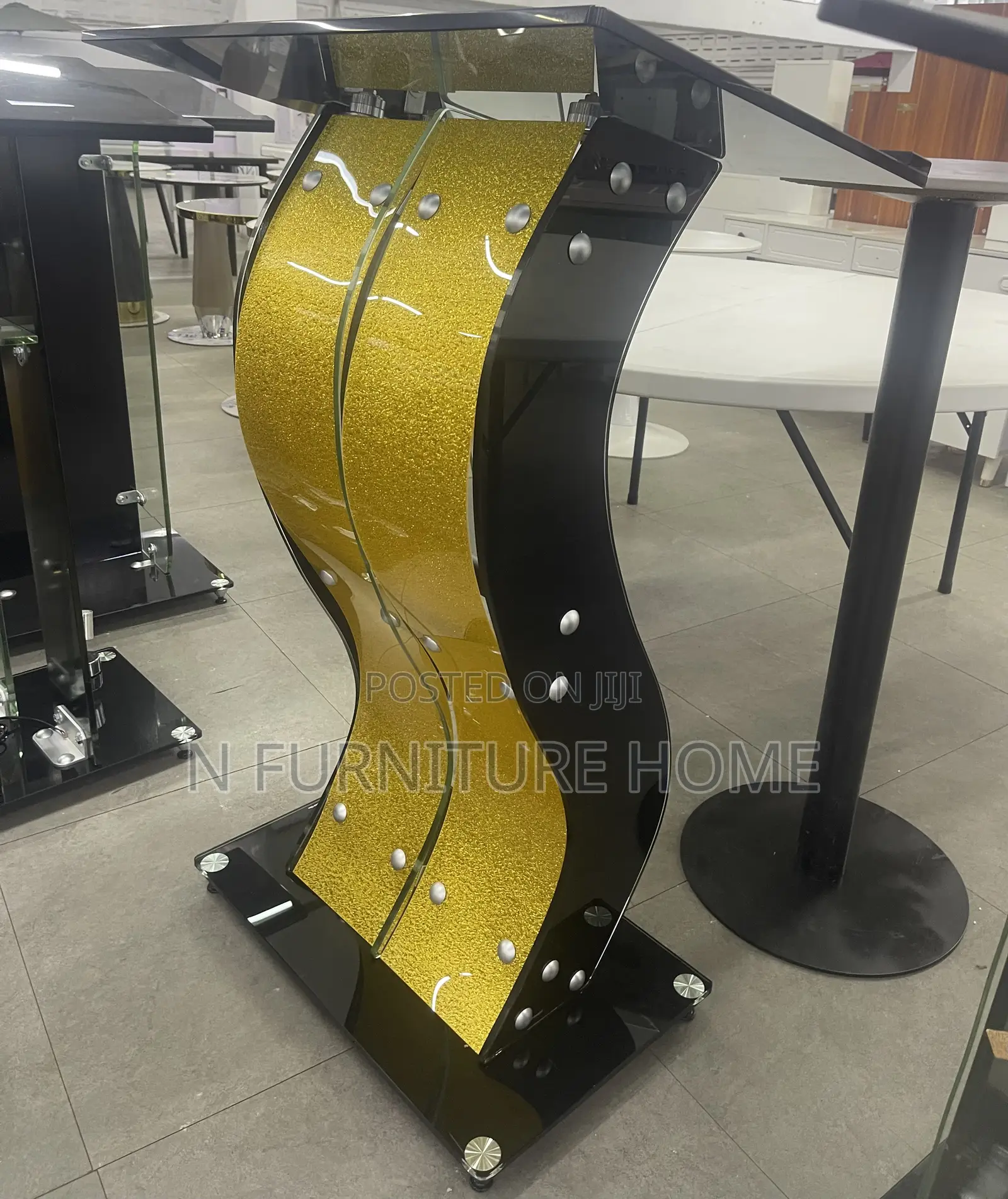 Pulpits (Glass Made)