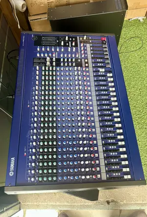 Yamaha Mg24/14fx 24 Channels Mixer