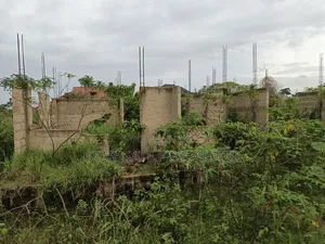 6 Bedrooms House for Sale at Adwumakaase