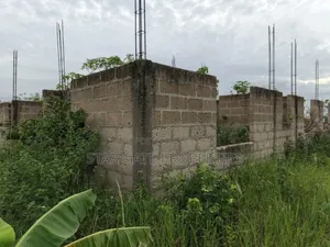 6 Bedrooms House for Sale at Adwumakaase