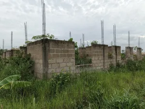 6 Bedrooms House for Sale at Adwumakaase