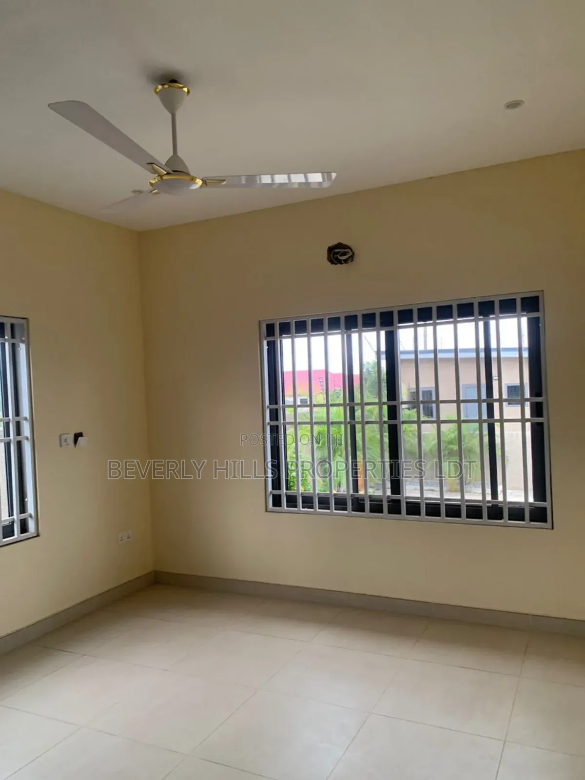 2bdrm House in Beverly Hills, Amasaman for rent