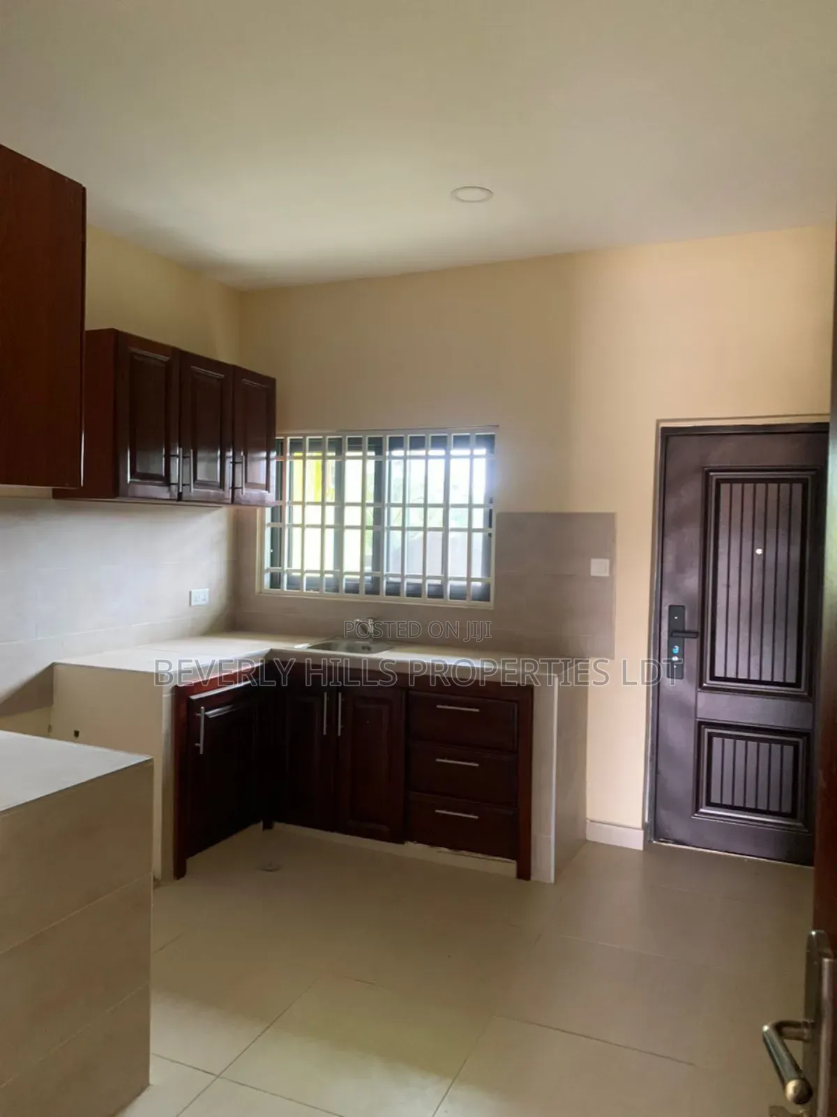 2bdrm House in Beverly Hills, Amasaman for rent
