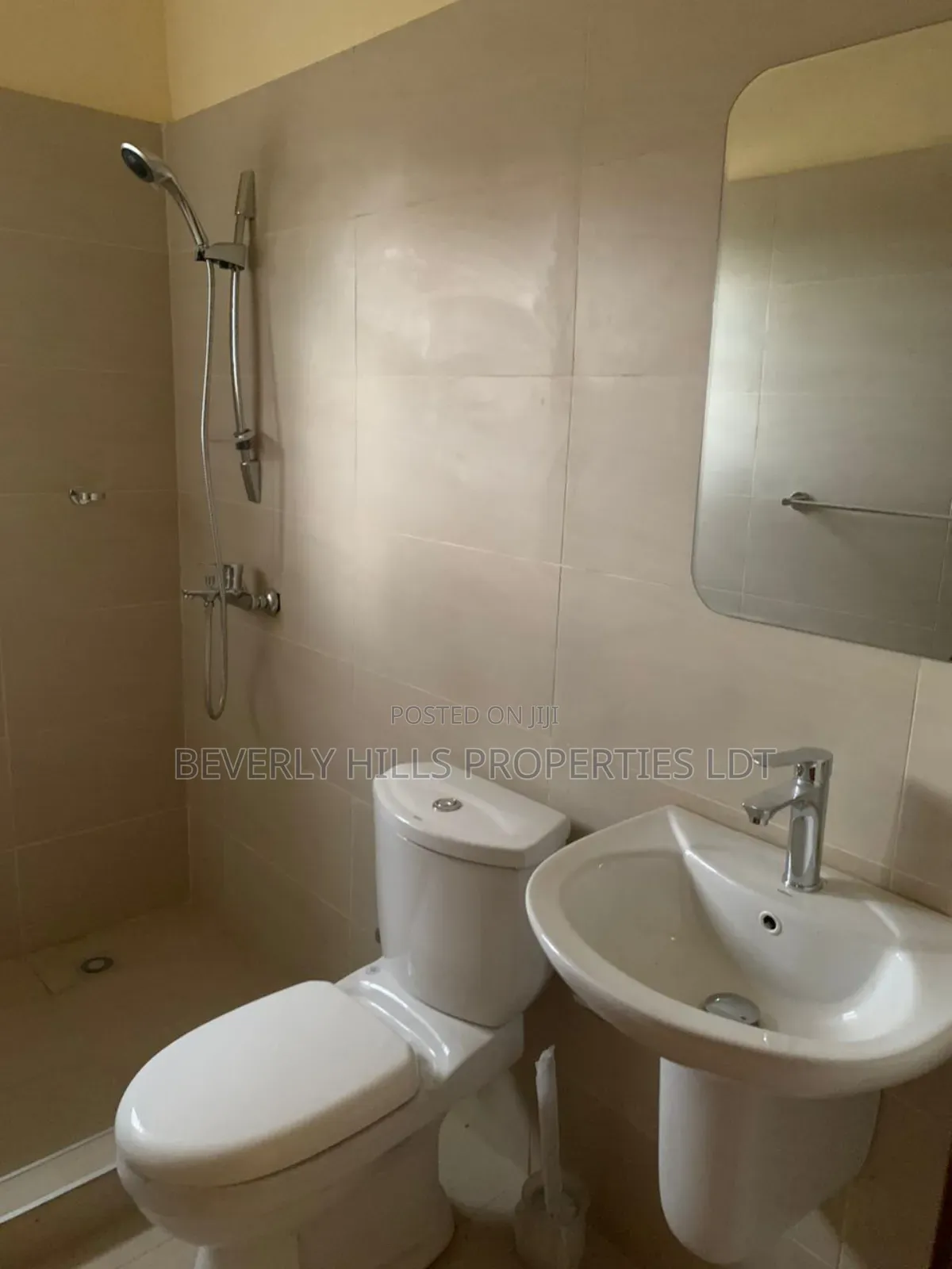 2bdrm House in Beverly Hills, Amasaman for rent