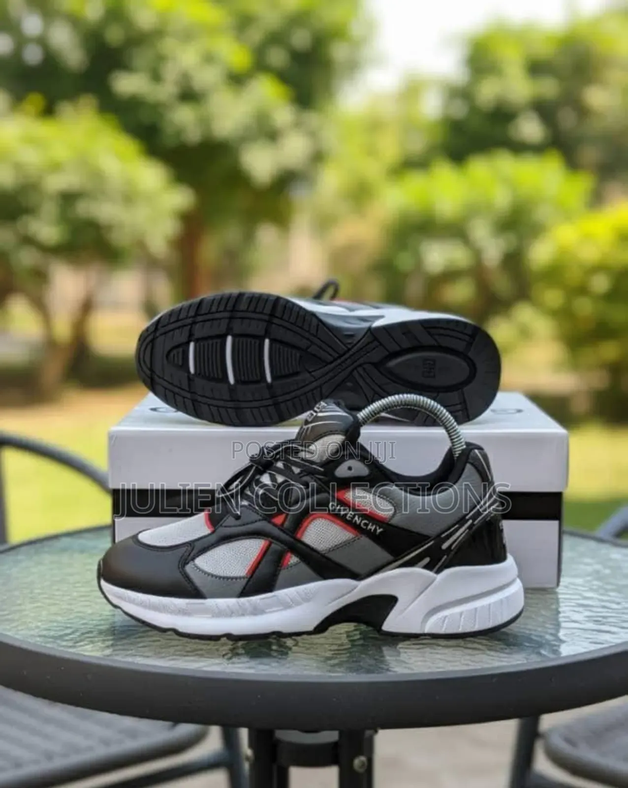 Givenchy Sneaker