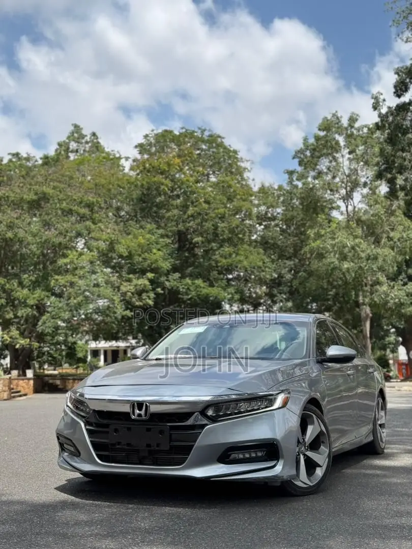 Honda Accord Touring 2.0T 2018 Silver