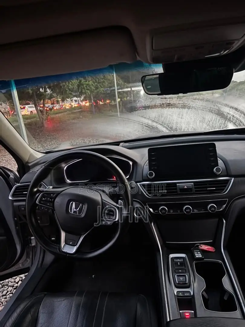 Honda Accord Touring 2.0T 2018 Silver
