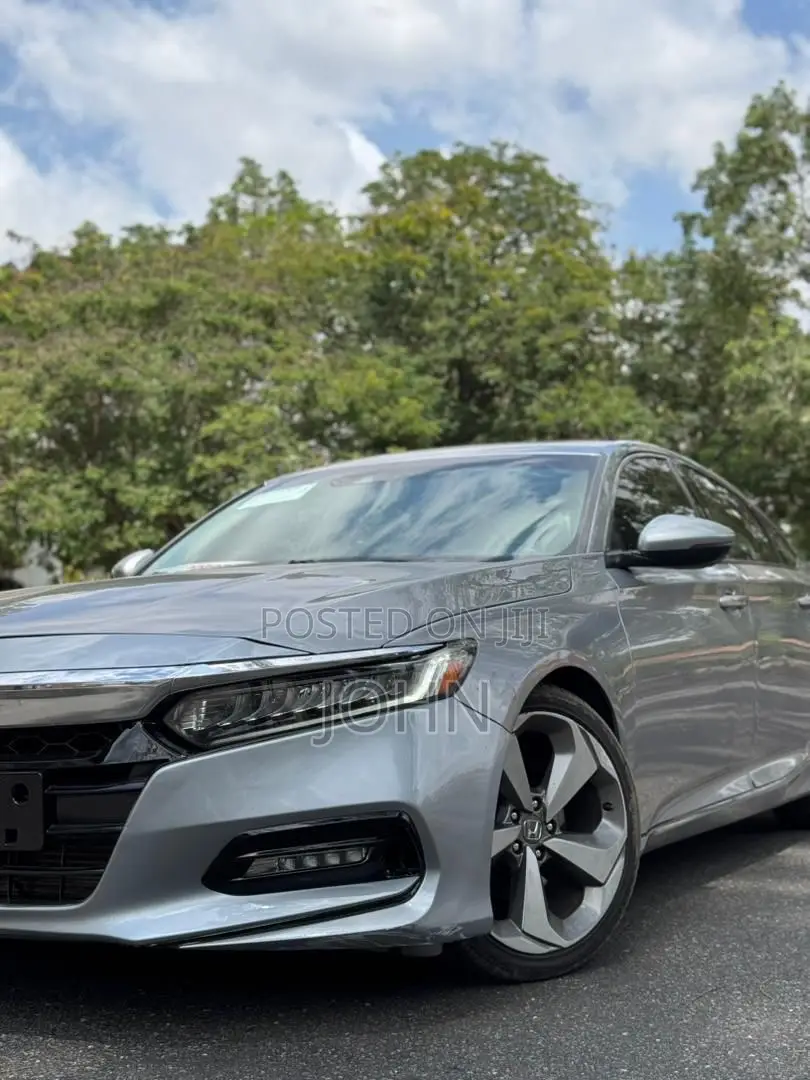 Honda Accord Touring 2.0T 2018 Silver