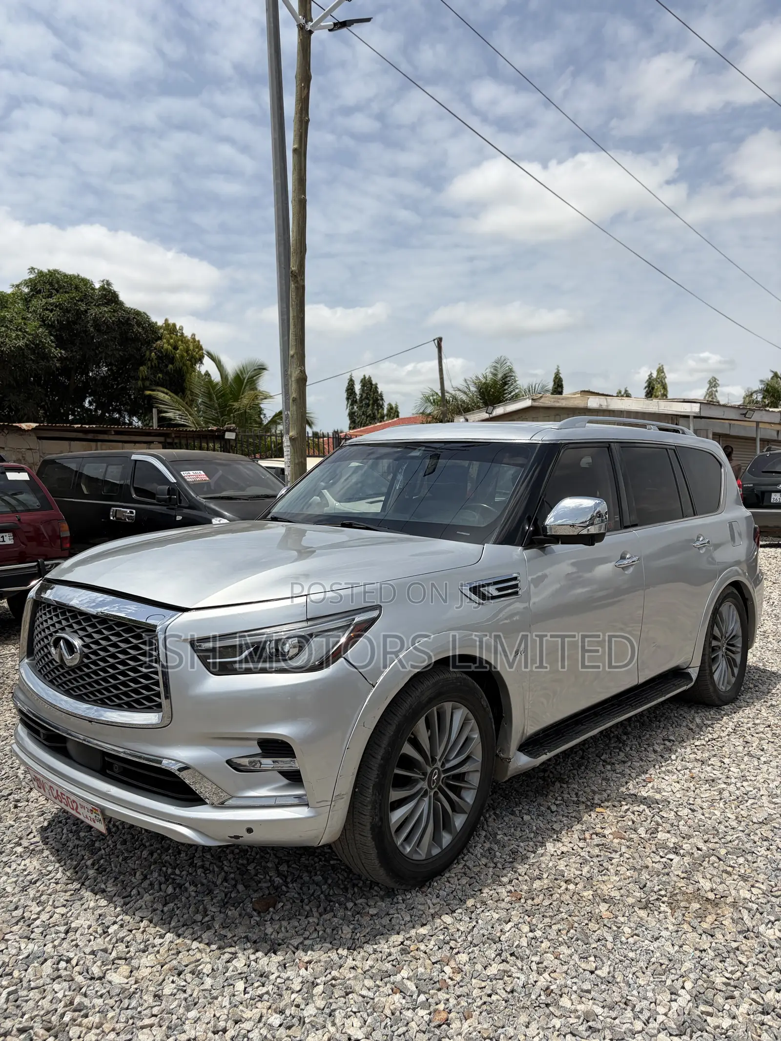 Infiniti QX80 2017 Silver