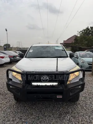 Toyota Land Cruiser Prado 2016 White