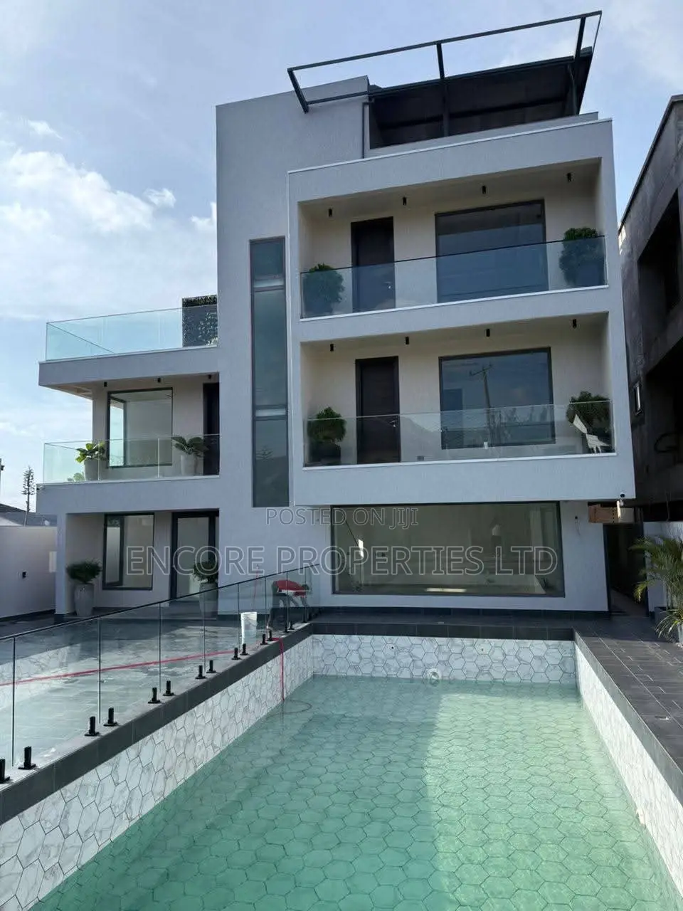 5bdrm House in Adjringanor, East Legon for sale