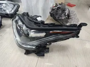 Lexus Lx 570 2020 Original Headlight Pair