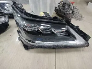 Lexus Lx 570 2020 Original Headlight Pair