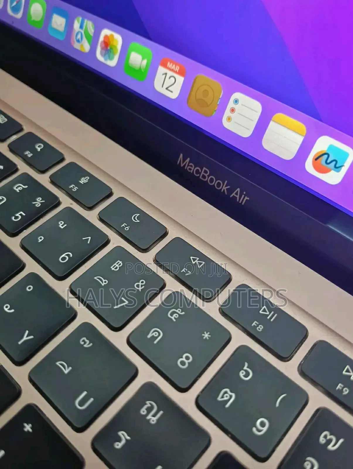 New Laptop Apple MacBook 2020 8GB Apple M1 SSD 256GB