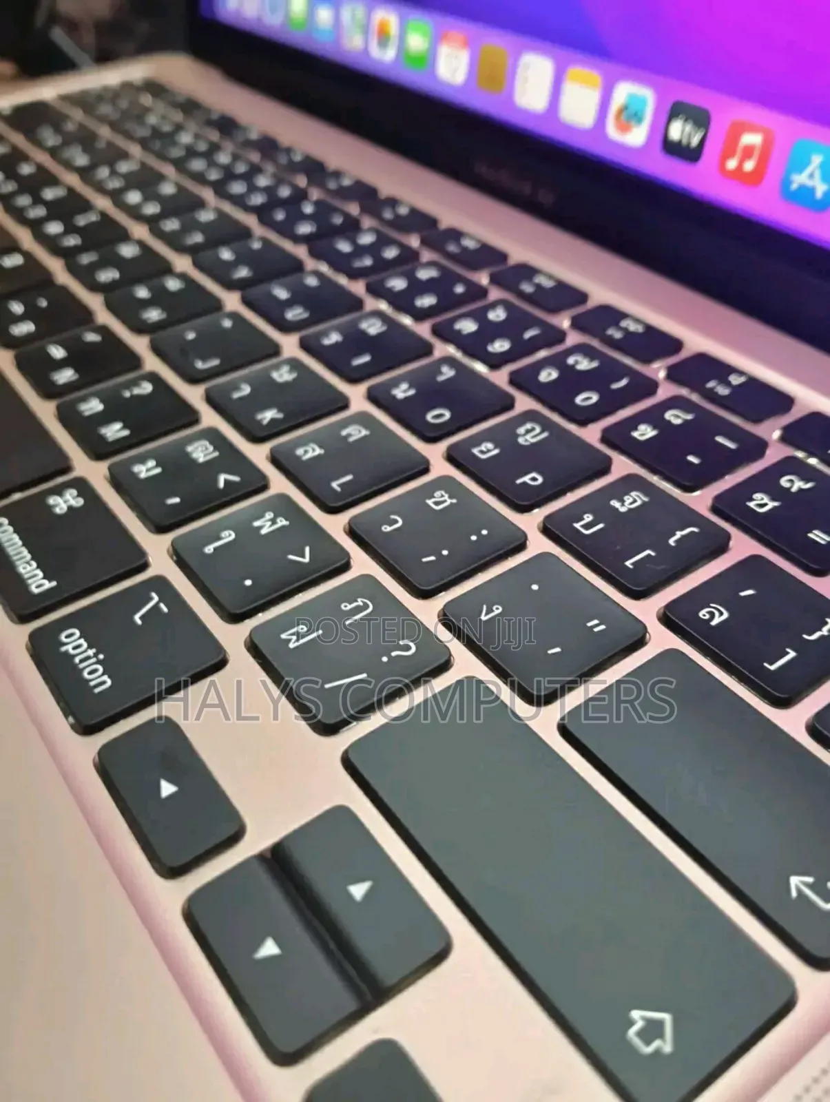 New Laptop Apple MacBook 2020 8GB Apple M1 SSD 256GB