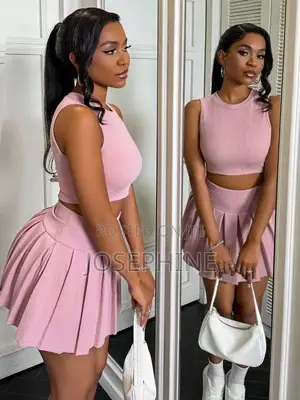Women’S Black 2-Piece Crop Top and Pleated Mini Skirt Set