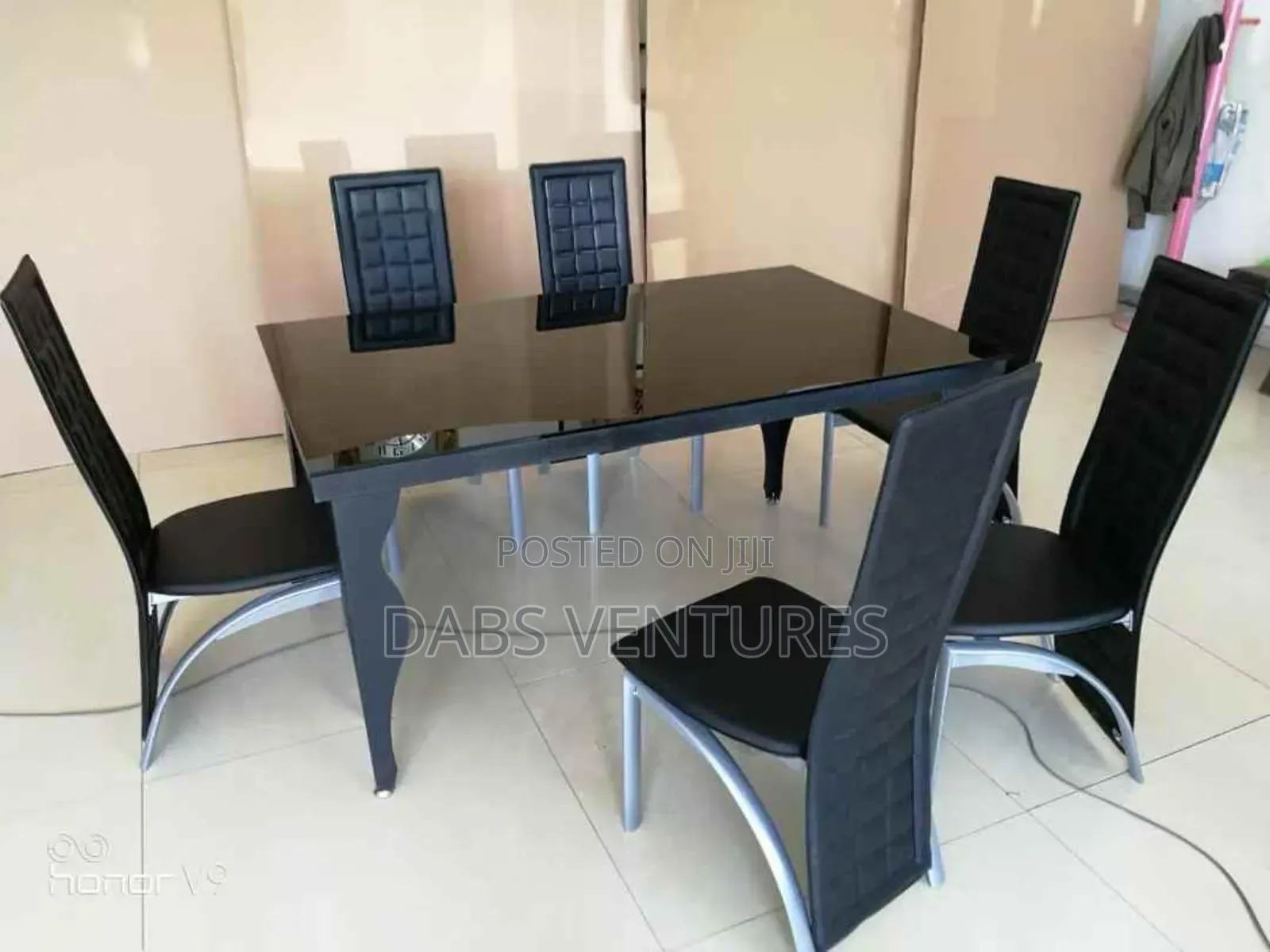 Modern Luxury 4-Seat Dining Table Set