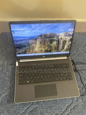 Laptop HP 14-dq2031tg 8GB Intel Core i3 SSD 256GB