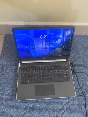 Laptop HP 14-dq2031tg 8GB Intel Core i3 SSD 256GB