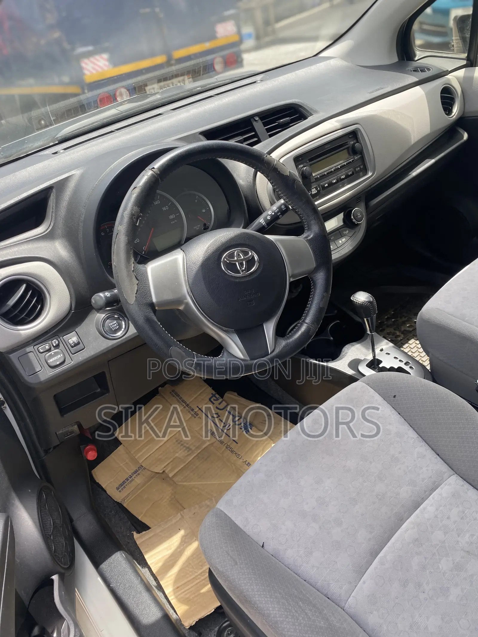 Toyota Yaris 2013 White
