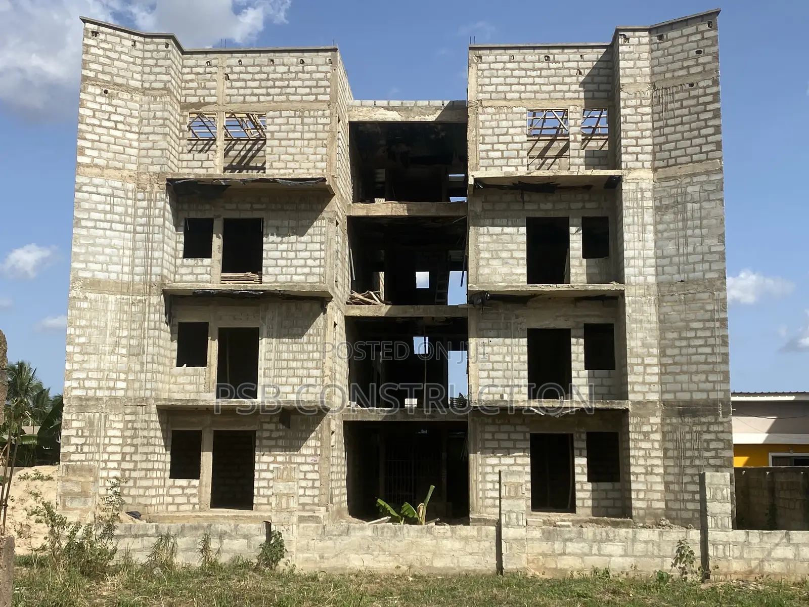 20bdrm Apartment in Psb Construction, Oyarifa for sale