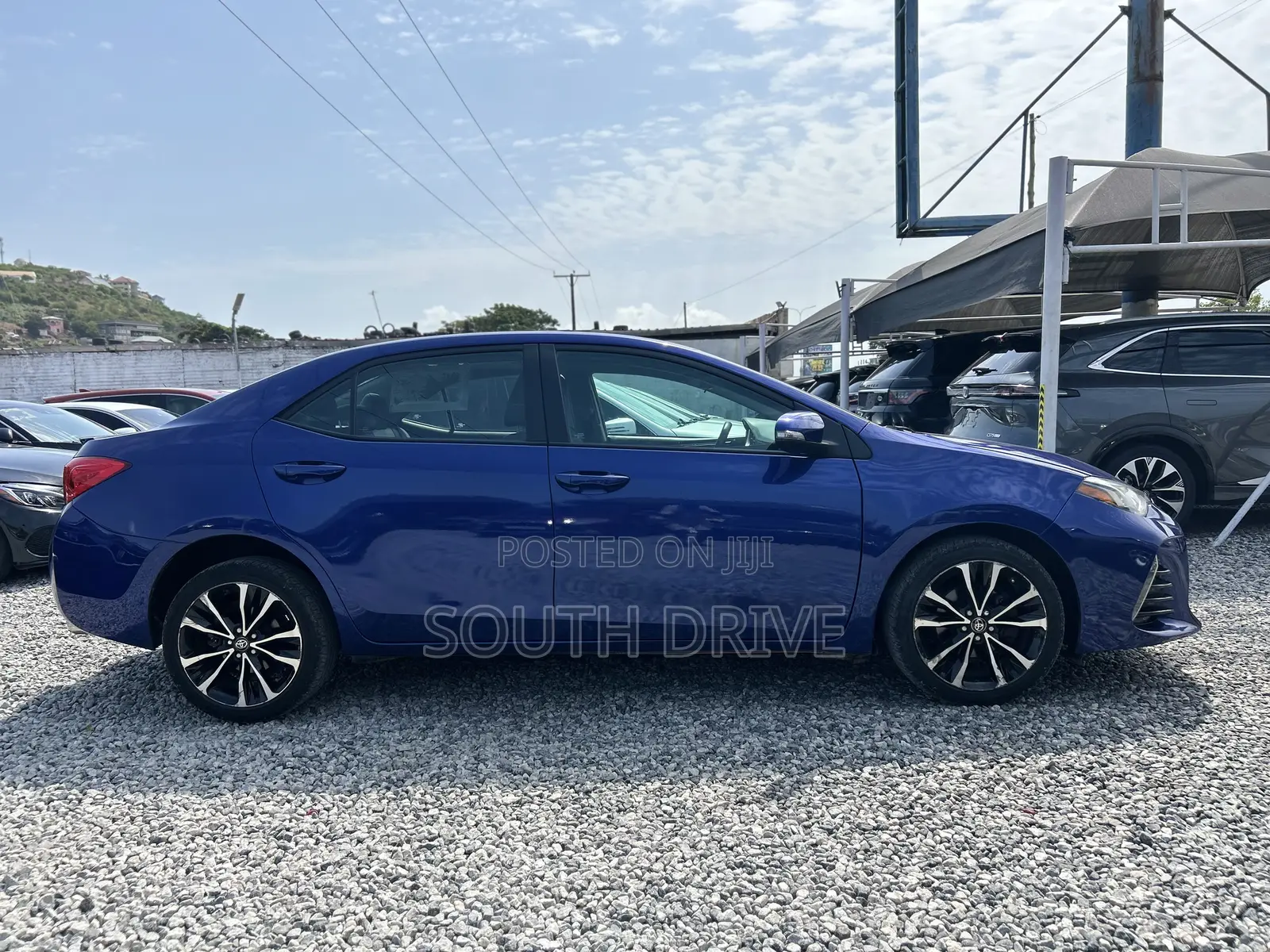 Toyota Corolla SE (1.8L 4cyl 2A) 2018 Blue