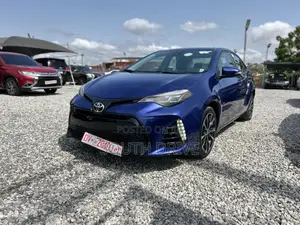 Toyota Corolla SE (1.8L 4cyl 2A) 2018 Blue